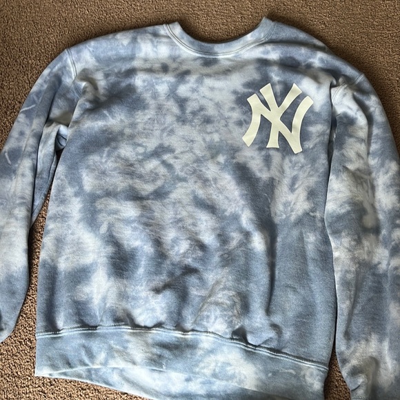 Tops - New York Yankees tie dye crewneck